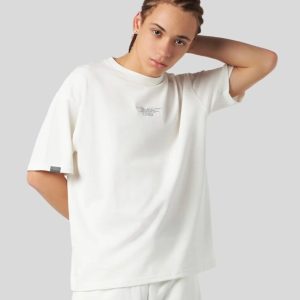 White T-Shirt
Embroidered Gotic Logo