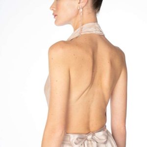 Abito lungo con scollo all’americana