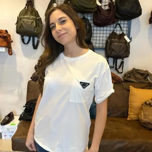 T-shirt con taschino