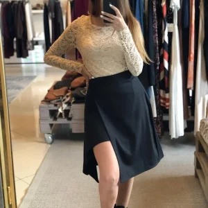 Gonna con taglio asimmetrico