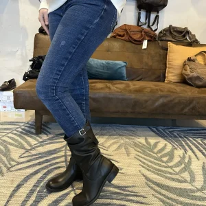 Stivale in vera pelle primaverile