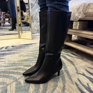 Stivale alto con tacco in ecopelle